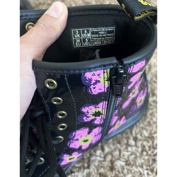 Dr Martens JUNIOR 1460 PANSY PATENT LEATHER LACE UP BOOTS Sz 5 L - Picture 8 of 9